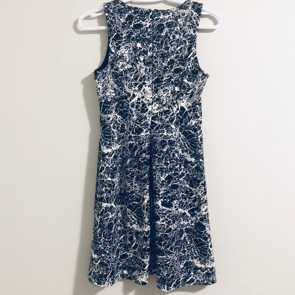 attention black + white sleeveless mini dress - Picture 3 of 9